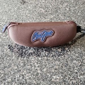NWOT Maui Jim glasses case